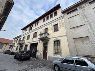 Quadrilocale in Vendita a Lissone, 129'000&euro;, 122 m²