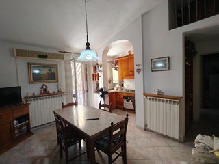 Trilocale in Vendita a Cascina, zona Visignano, 139'000&euro;, 75 m², arredato