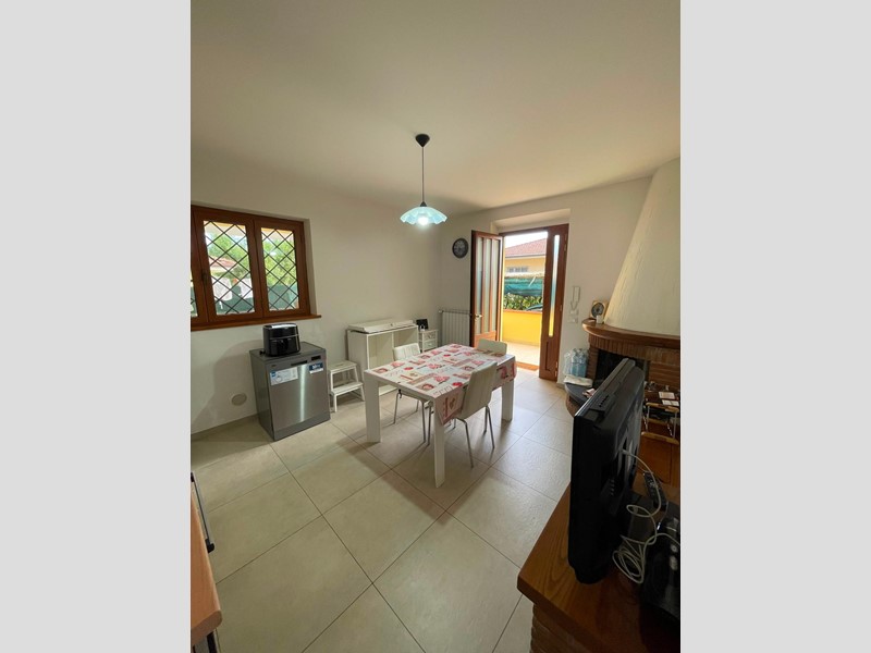Appartamento in Affitto a Camaiore, zona Capezzano Pianore, 900&euro;, 120 m², arredato