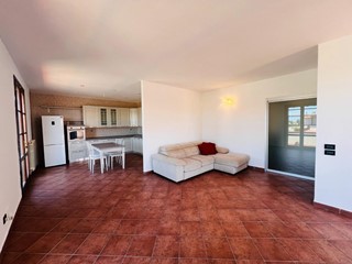 Appartamento in Vendita a Bibbona, zona La California, 290'000&euro;, 130 m², arredato, con Box