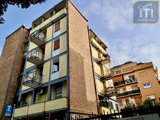 Bilocale in Vendita a Roma, 169'000&euro;, 65 m²