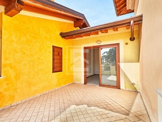 Trilocale in Vendita a Toscolano Maderno, 280'000&euro;, 57 m²