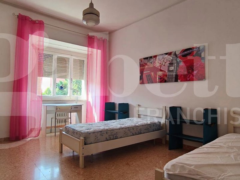 Appartamento in Affitto a Macerata, 200&euro;, 200 m²