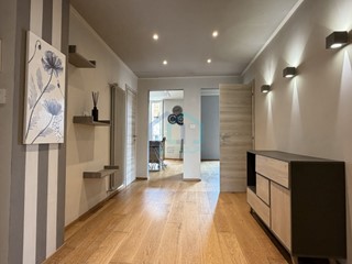 Appartamento in Vendita a Savona, 240'000&euro;, 101 m², arredato