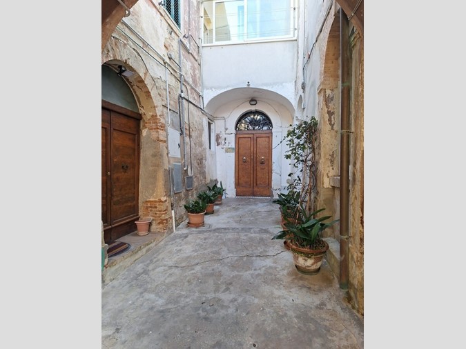 Quadrilocale in Vendita a Penne, zona c.so dei vestini, 115'000&euro;, 160 m²