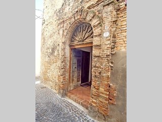 Appartamento in Vendita a Penne, 45'000&euro;, 163 m²