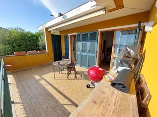Attico in Vendita a Rapallo, zona PARCO CASALE, 495'000&euro;, 143 m², arredato