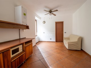 Bilocale in Vendita a Lecco, 90'000&euro;, 70 m²