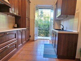 Appartamento in Vendita a Carrara, 160'000&euro;, 144 m², arredato