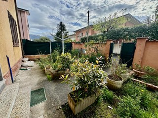 Trilocale in Vendita a Carrara, zona Marina di Carrara, 140'000&euro;, 60 m²