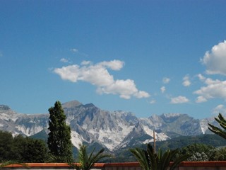 Attico in Affitto a Carrara, zona Marina di Carrara, 950&euro;, 60 m², arredato