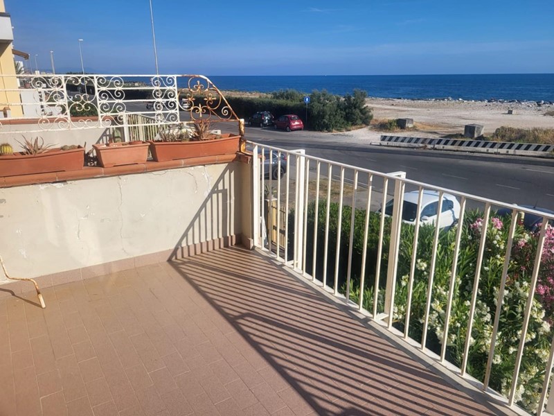 Bilocale in Vendita a Carrara, zona Marina di Carrara, 175'000&euro;, 50 m², con Box