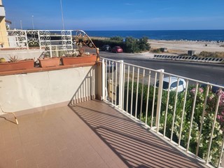 Bilocale in Vendita a Carrara, zona Marina di Carrara, 175'000&euro;, 50 m², con Box