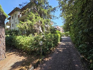Trilocale in Vendita a Massa, zona Ronchi, 270'000&euro;, 60 m², arredato