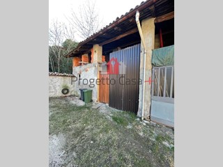 Trilocale in Vendita a Cairate, 67'000&euro;, 90 m²