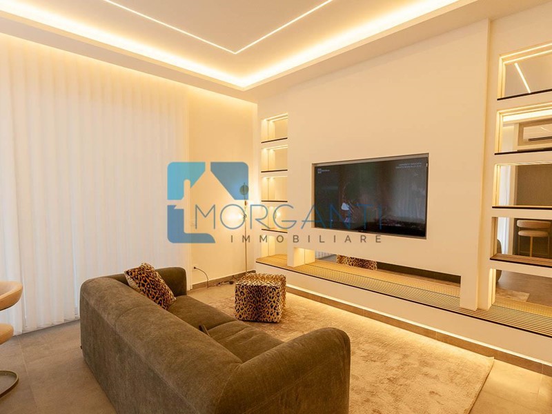 Appartamento in Vendita a Pietrasanta, zona Fiumetto, 1'090'000&euro;, 160 m², arredato