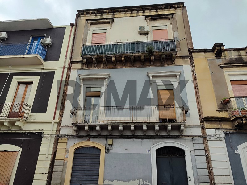 Quadrilocale in Vendita a Catania, 69'000&euro;, 70 m²