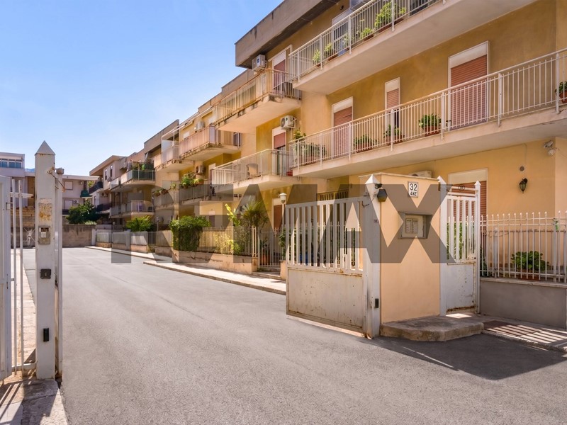 Quadrilocale in Vendita a Palermo, 155'000&euro;, 135 m²