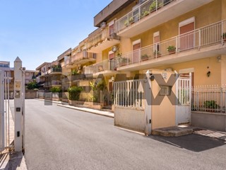 Quadrilocale in Vendita a Palermo, 155'000&euro;, 135 m²