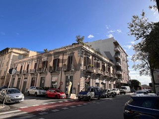 Appartamento in Vendita a Messina, 215'000&euro;, 220 m²