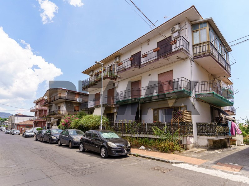 Trilocale in Vendita a Trecastagni, 90'000&euro;, 76 m²