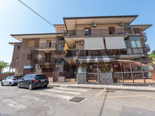 Appartamento in Vendita a Aci Catena, 99'000&euro;, 99 m²