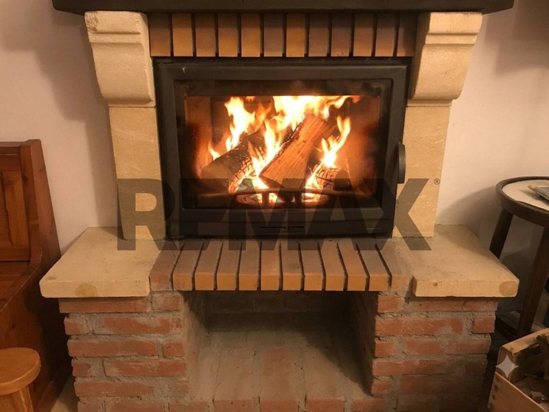Trilocale in Vendita a Brallo di Pregola, 80'000&euro;, 111 m², con Box