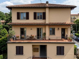 Appartamento in Vendita a Firenze, 252'000&euro;, 140 m²