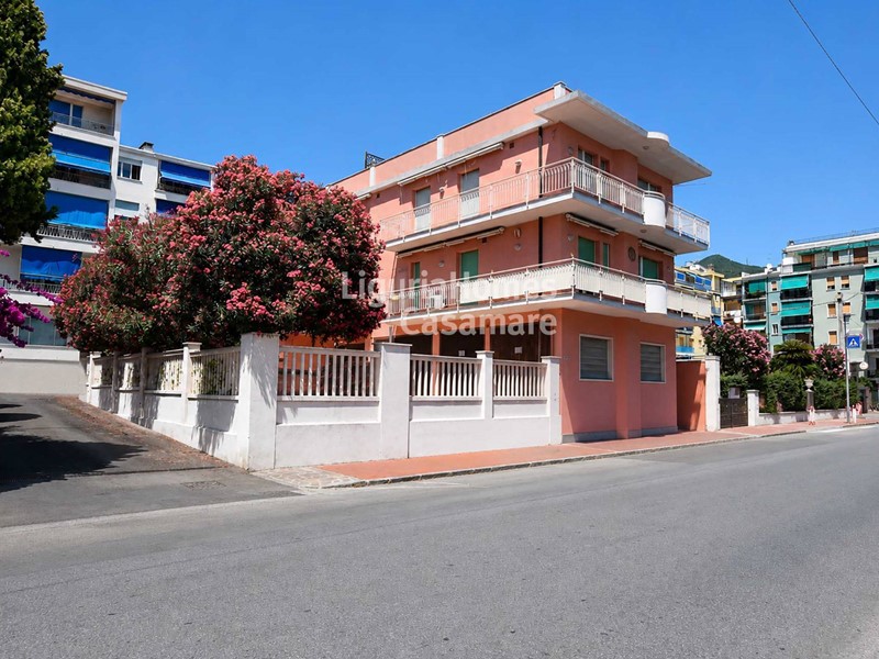 Quadrilocale in Vendita a Alassio, 650'000&euro;, 90 m²