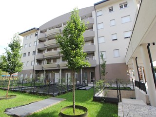 Trilocale in Vendita a Gorla Minore, 184'000&euro;, 82 m², con Box
