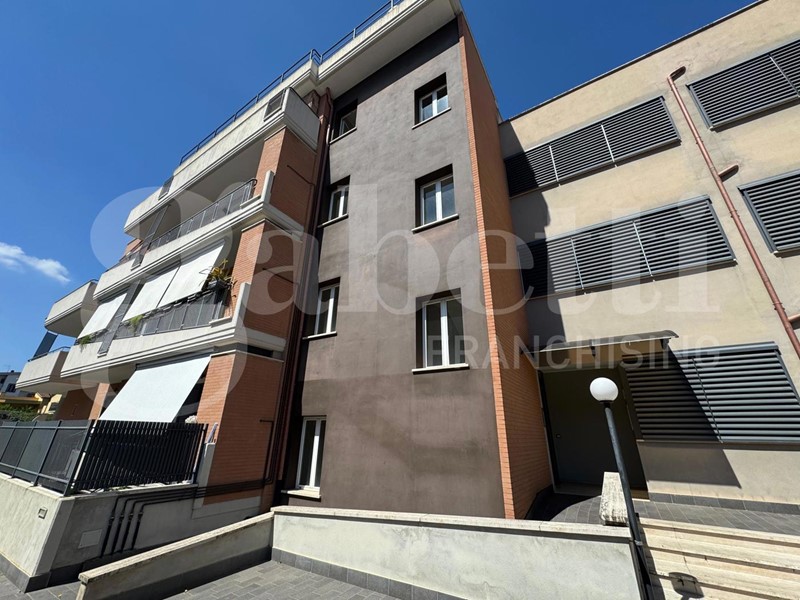 Quadrilocale in Affitto a Marino, 850&euro;, 82 m²