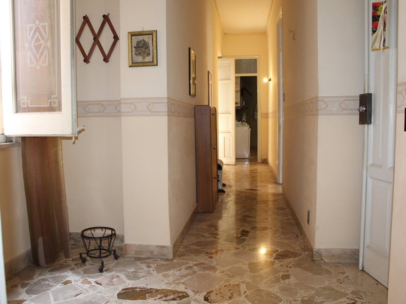 Trilocale in Vendita a Belmonte Mezzagno, 65'000&euro;, 130 m²