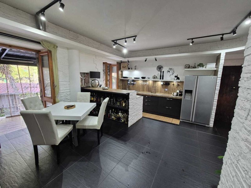 Quadrilocale in Vendita a La Spezia, zona NORD, 139'000&euro;, 85 m², arredato