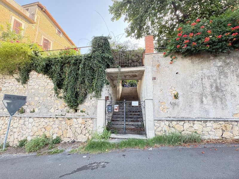 Trilocale in Vendita a Marcellina, 85'000&euro;, 110 m²