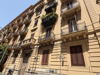 Appartamento in Vendita a Palermo, 285'000&euro;, 175 m²