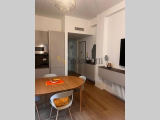 Trilocale in Affitto a Pescara, zona Via Nicola Fabrizi, 700&euro;, 85 m², arredato