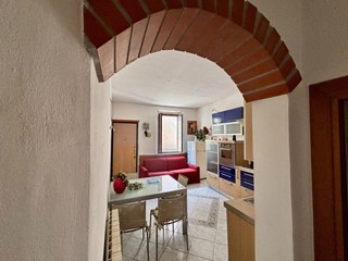 Trilocale in Vendita a Montopoli in Val d'Arno, zona Capanne, 78'000&euro;, 60 m², arredato