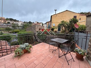 Quadrilocale in Vendita a Pomarance, zona Montecerboli, 43'000&euro;, 82 m², arredato