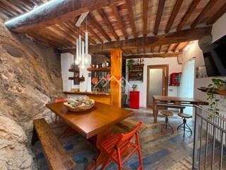 Monolocale in Vendita a Castelnuovo di Val di Cecina, 35'000&euro;, 30 m², arredato