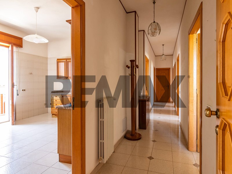 Appartamento in Vendita a Rosolini, 124'000&euro;, 195 m²