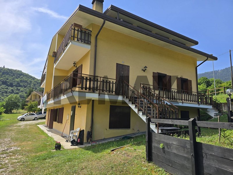 Bilocale in Vendita a Valbrenta, 50'000&euro;, 59 m²