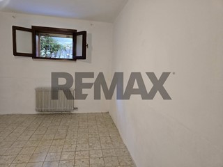 Bilocale in Vendita a Valbrenta, 50'000&euro;, 59 m²