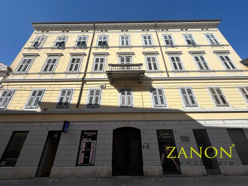 Appartamento in Vendita a Gorizia, 235'000&euro;, 280 m²