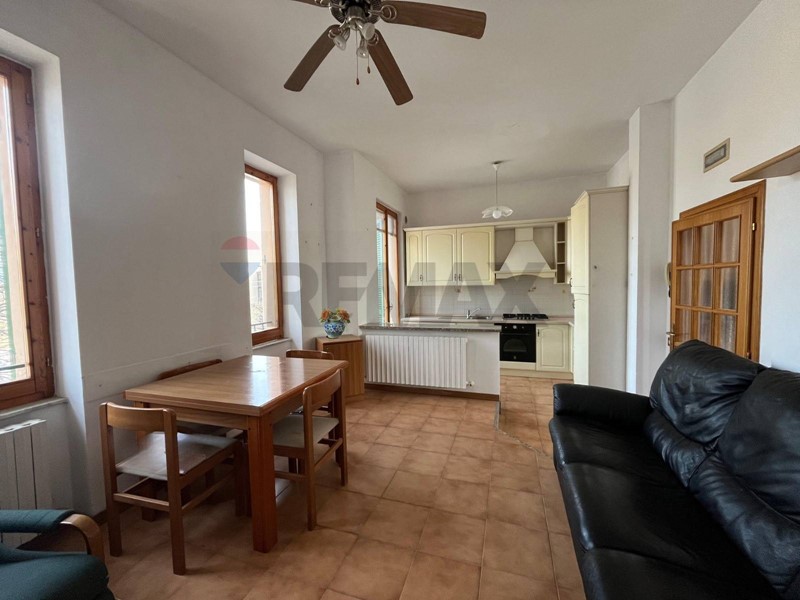 Trilocale in Vendita a Cannara, 70'000&euro;, 89 m²