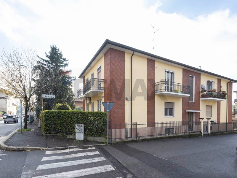 Trilocale in Vendita a Cusano Milanino, 189'000&euro;, 109 m²