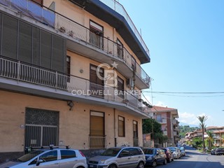 Appartamento in Vendita a Aci Catena, 109'000&euro;, 161 m²