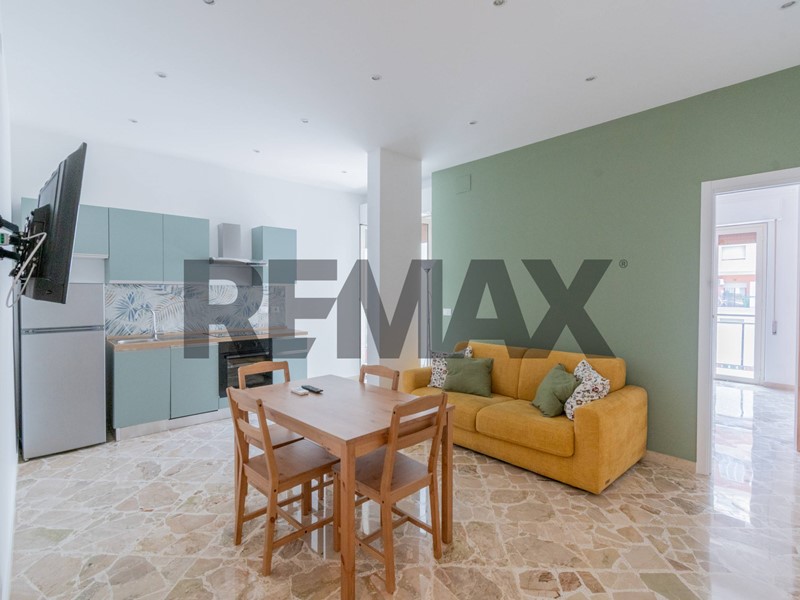 Trilocale in Affitto a Palermo, 750&euro;, 90 m²