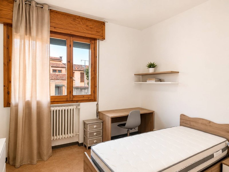 Quadrilocale in Affitto a Ferrara, 1'200&euro;, 80 m²