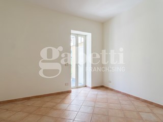 Trilocale in Vendita a Marano di Napoli, 95'000&euro;, 60 m²