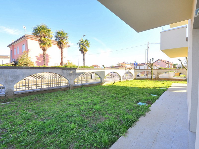 Trilocale in Vendita a Casorezzo, 335'000&euro;, 118 m², con Box